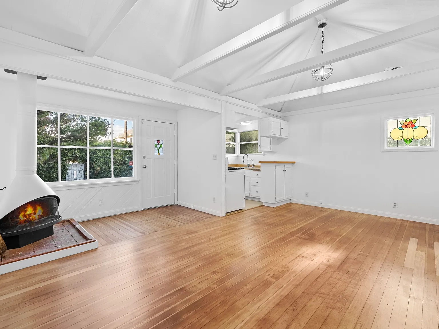 2 bed, 666 sqft, $5,499 — Photo 3