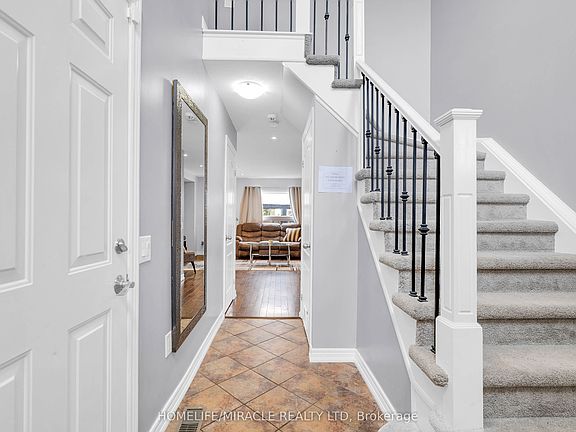 3rd image of 142 Marion St