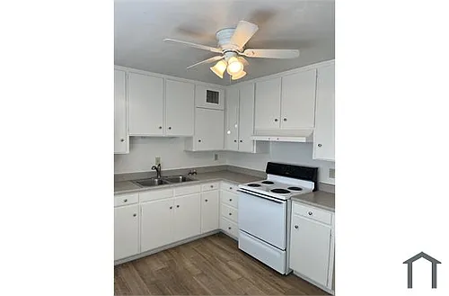 4463 E Lee St Photo 1