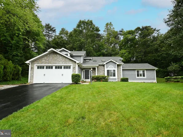 15410 Wicker Ct, Woodbridge, VA 22193