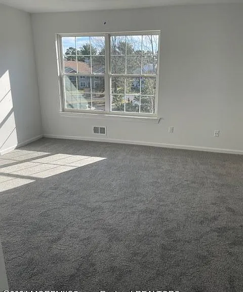 19 Karen Dr #19 — Photo 11