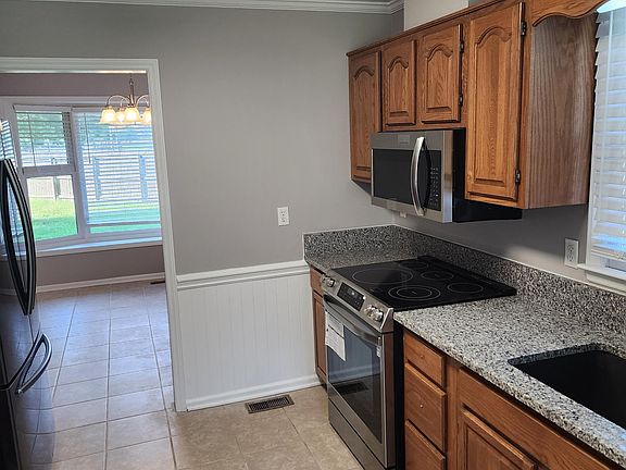 2nd image of 54 White Oak Dr