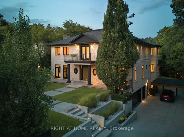 1305 Royal York Rd, Toronto, ON M9A 5E6