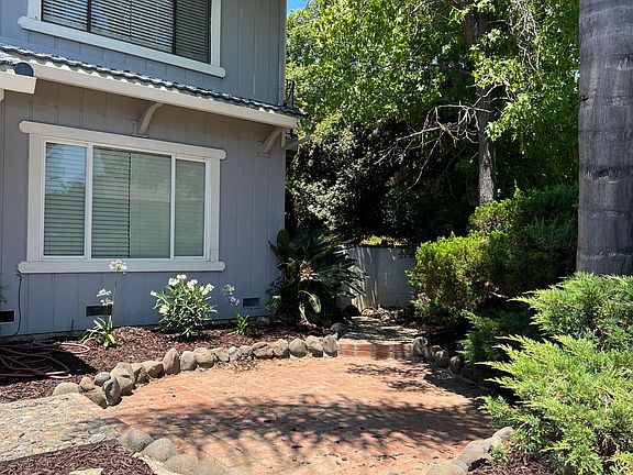 Courtyard area front