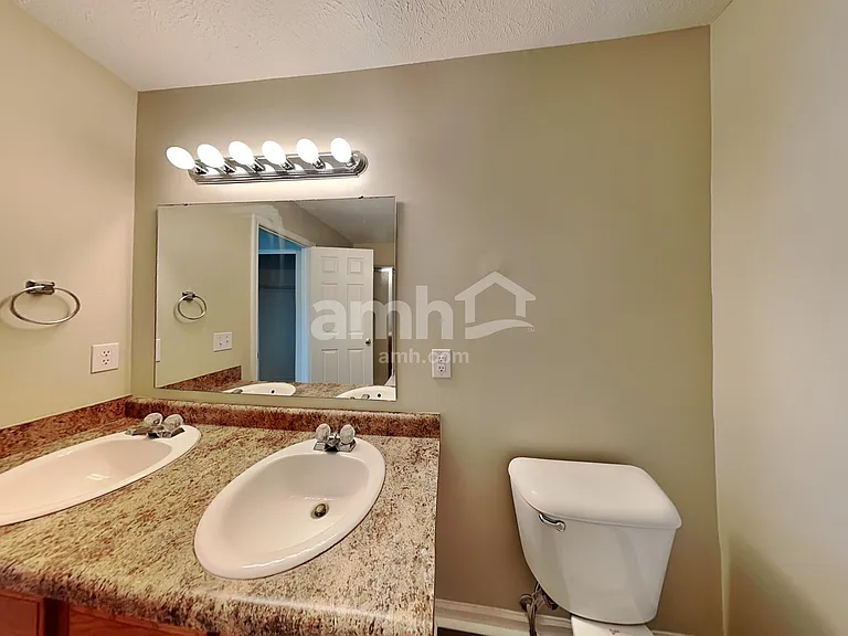 10825 Spring Green Dr — Photo 11