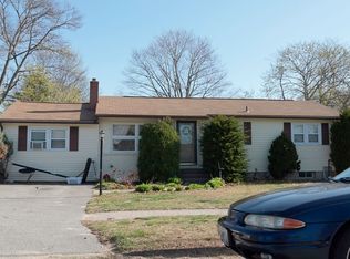 55 Asylum Rd, Warwick, RI 02886