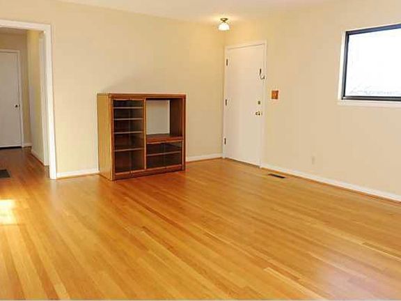 5th image of 6227 Stockton Dr