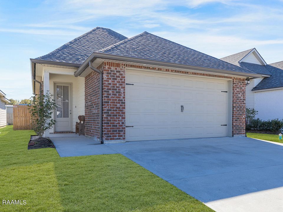 1st image of 127 Twin Meadow Ln