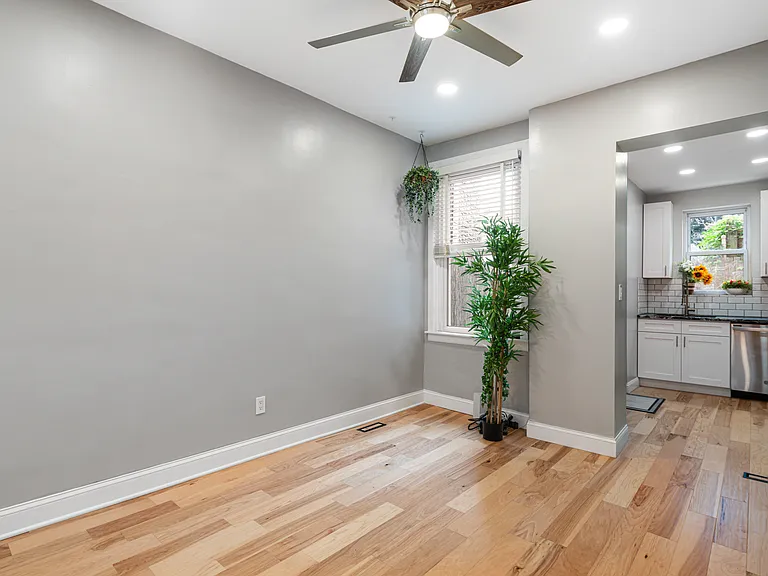 2729 Reno St — Photo 7