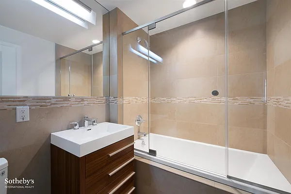 Sold by Sotheby's International Realty | media 7