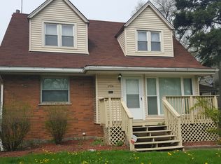 17434 Burnham Ave, Lansing, IL 60438