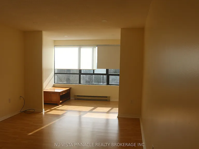 1600 Adelaide St N #704 — Photo 8