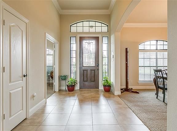 4th image of 4013 Big Springs Dr