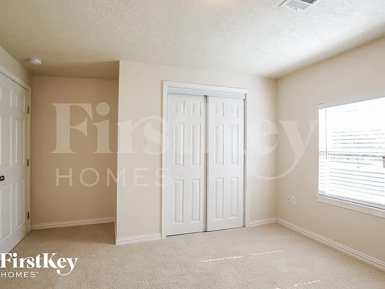 1011 Fairbanks Dr — Photo 8