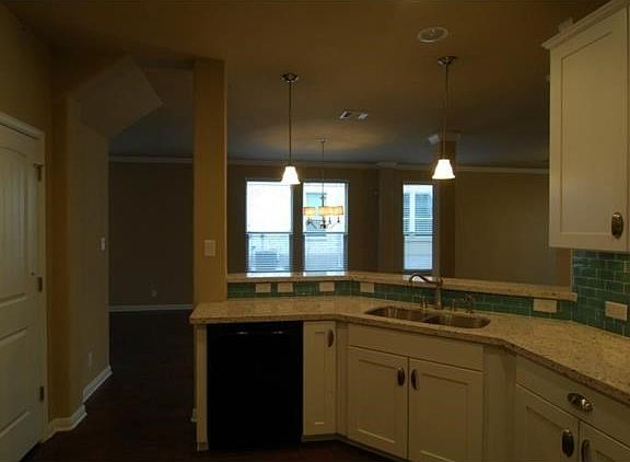 5th image of 518 Meadowlark St #A