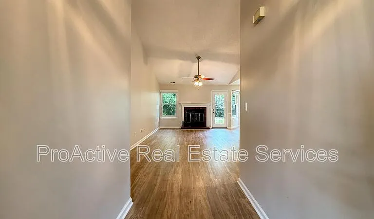 5568 Annandale Dr — Photo 6