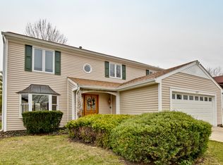 217 Amber Ln, Vernon Hills, IL