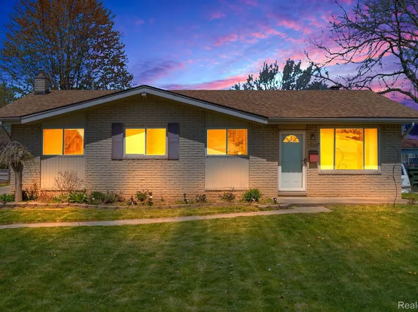 12157 Chevelle Dr, Sterling Heights, MI 48312