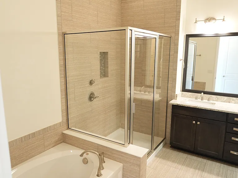 3227 W Horatio St — Photo 16