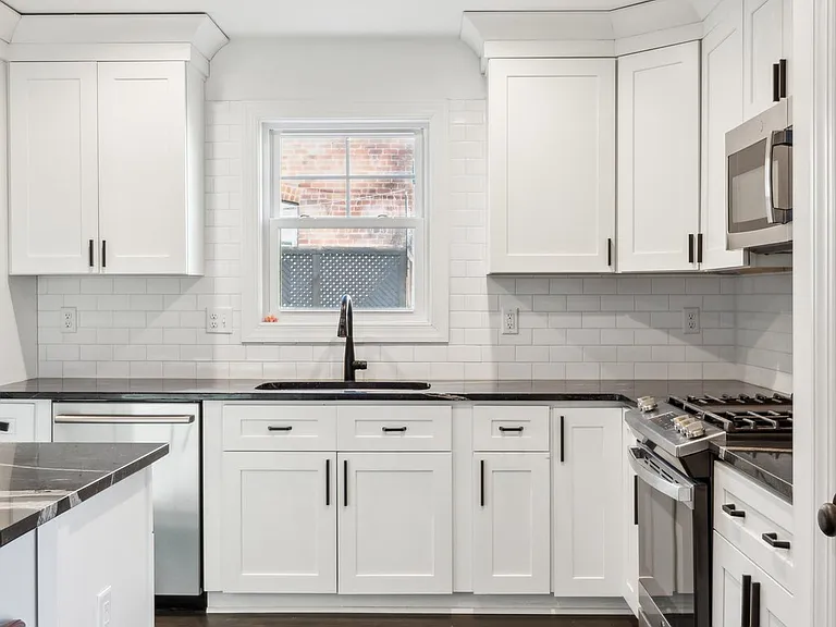 113 S Laurel St #A — Photo 1