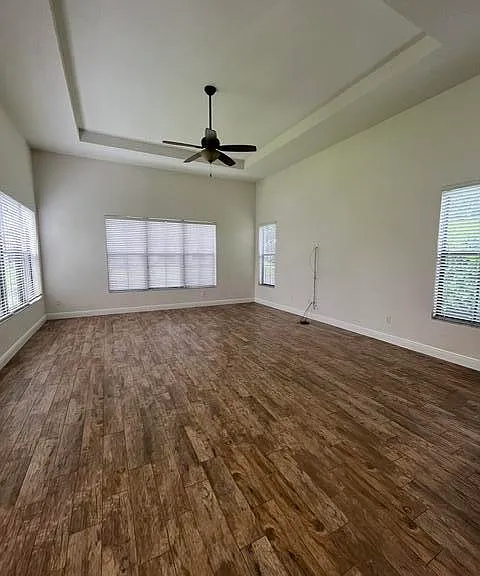 6326 Grebe Ct — Photo 10