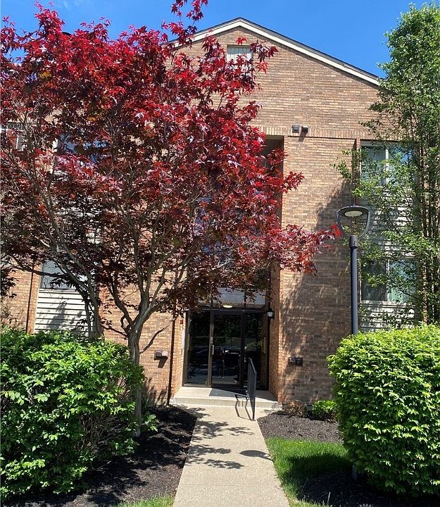 1st image of 5983 Meadow Creek Dr APT 5