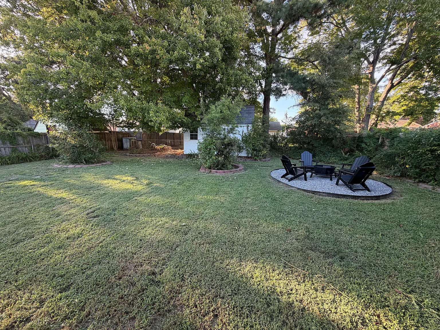 3 bed, 1371 sqft, $2,200 — Photo 2