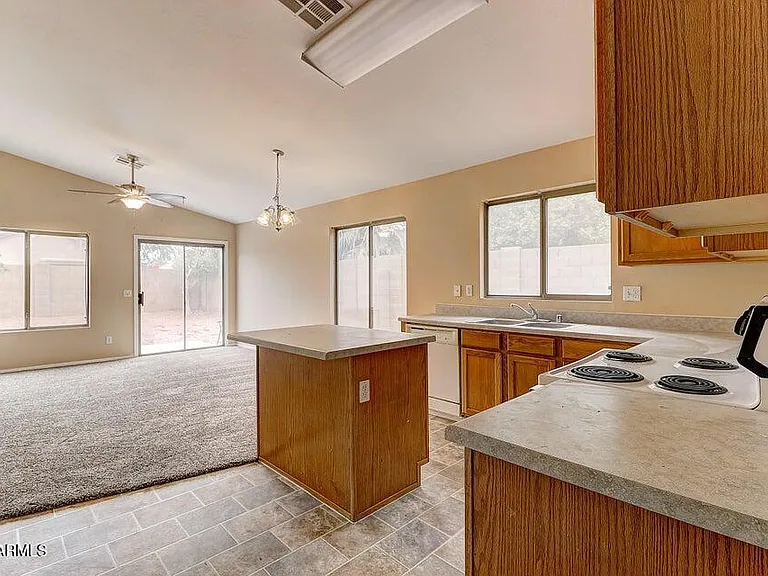 14916 W Acapulco Ln — Photo 9