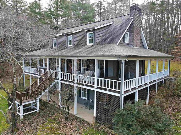 3rd image of 566 Garrett Cir #30