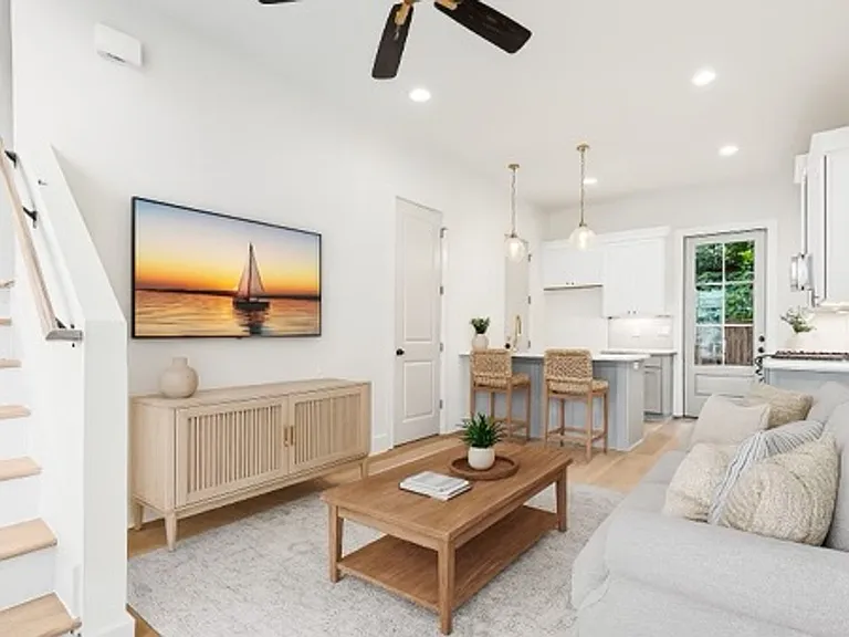 214 Steiner Oaks Rd — Photo 3