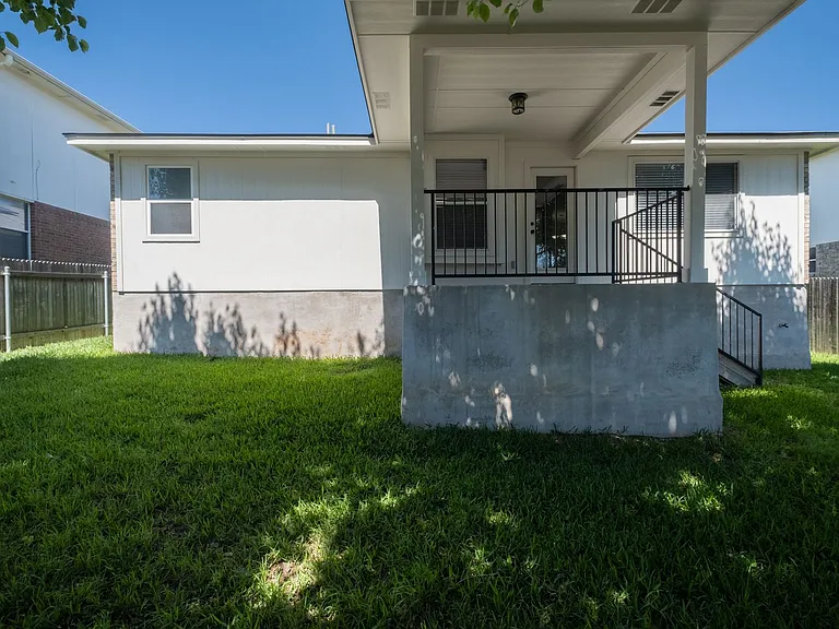 645 Fort Thomas Pl — Photo 28