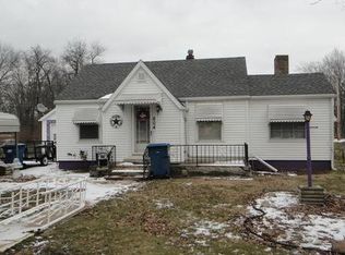 604 N Wabash St, Watseka, IL 60970