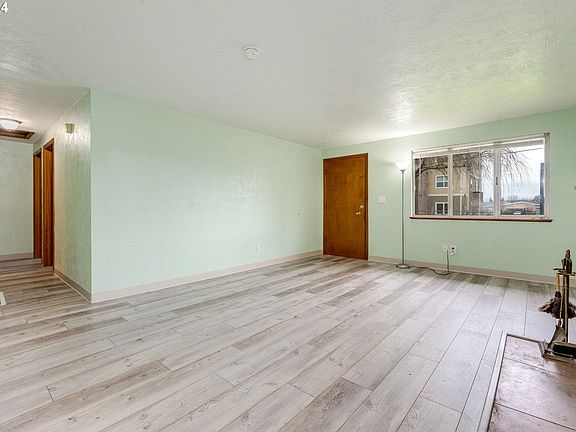 5th image of 12311 NE 49th St