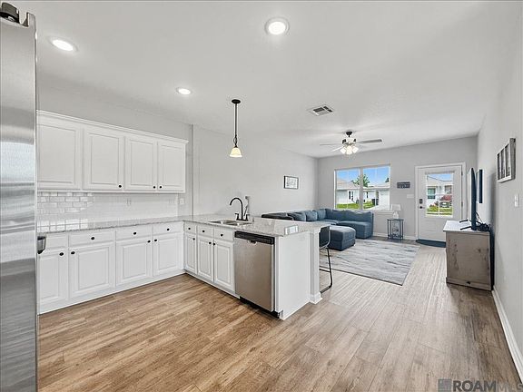 2nd image of 2934 Niccoline Way