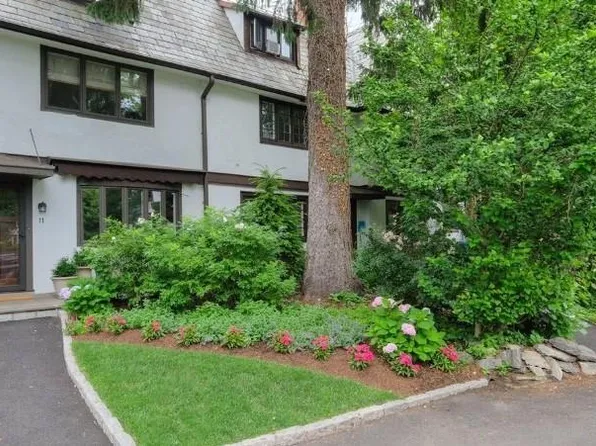 11 Bolton Gardens, Bronxville, NY 10708