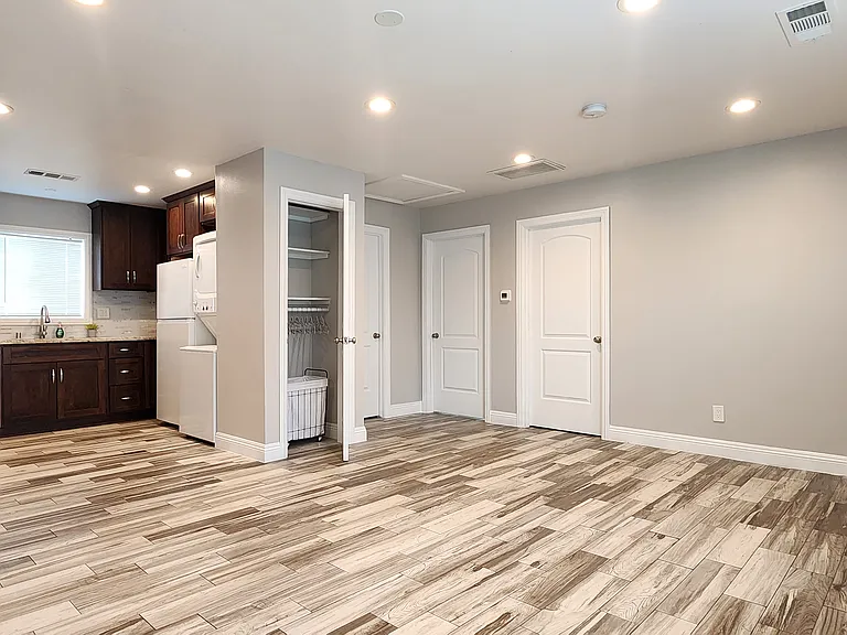 9614 W Cerritos Ave — Photo 3