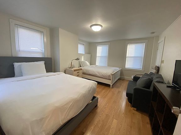 5th image of 19 Commercial St #1