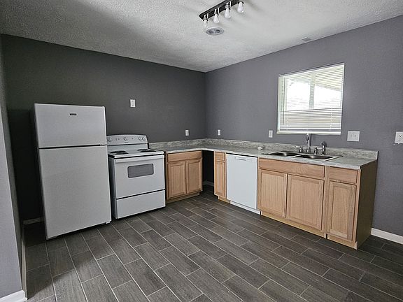 3rd image of 204 Midtown Ln #6