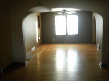3rd image of 225 W Loretta Ave