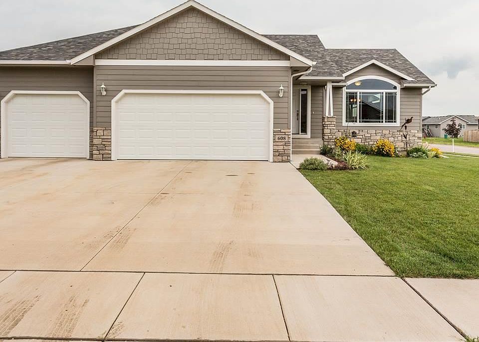1st image of 608 Brannon Dr