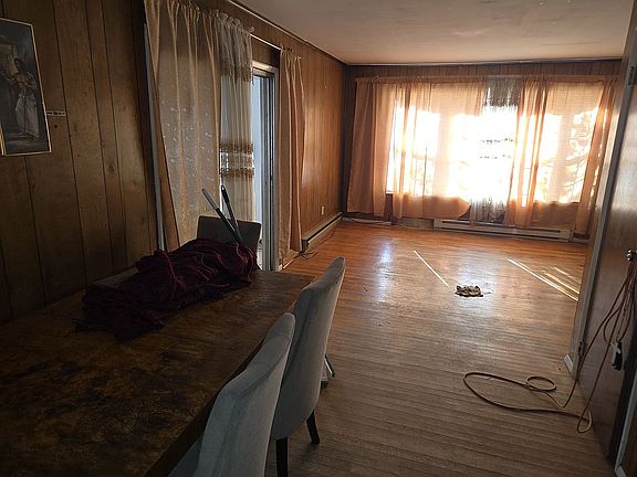 3rd image of 8201 Riverside Rd