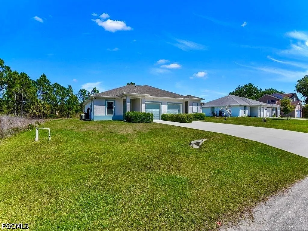 Building Photo - 851 Bedford Dr