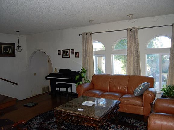 4th image of 3030 Abelia Ct