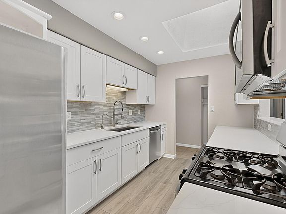 4th image of 8121 Irwin St NE