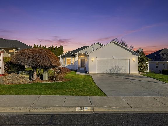 3rd image of 405 W Canyon Lakes Dr