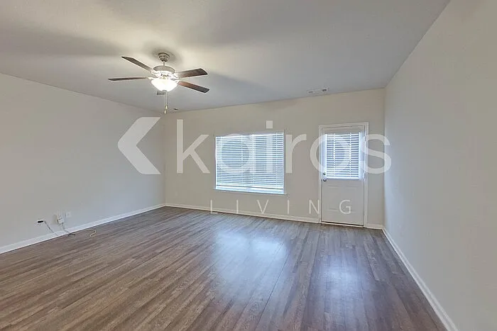 3494 Bridgewood Dr — Photo 4