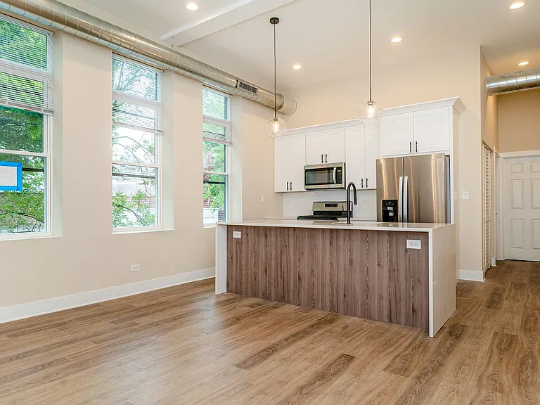 1447 W. Superior St. — Photo 4