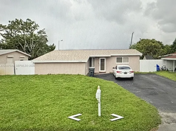 7461 Douglas St, Hollywood, FL 33024