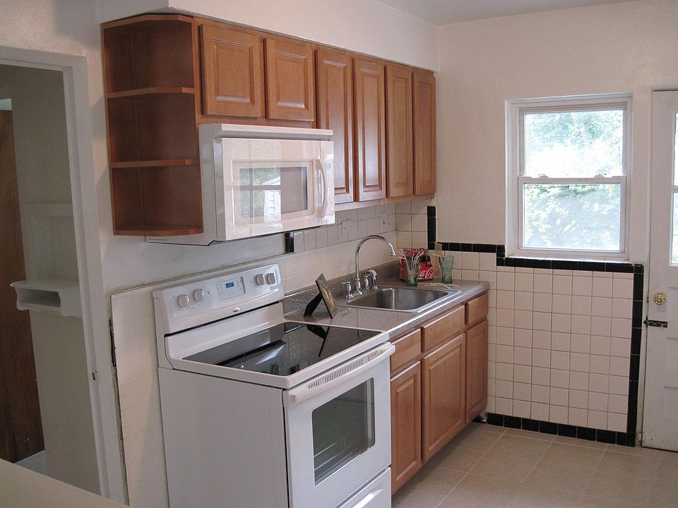 2nd image of 7815 Trenton Ave