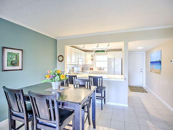 3rd image of 9 Sombrero Blvd APT 210